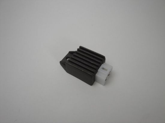 PictureAltAttribute - 93617A-spanningsregelaar-6volt-4polig-17022025154834-jpg